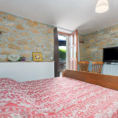 Paula - Kst300 By Interhome * Ferenci