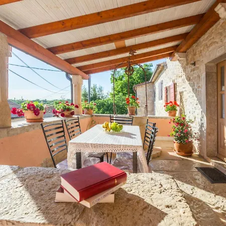 Сasa de vacaciones Paula By Interhome *